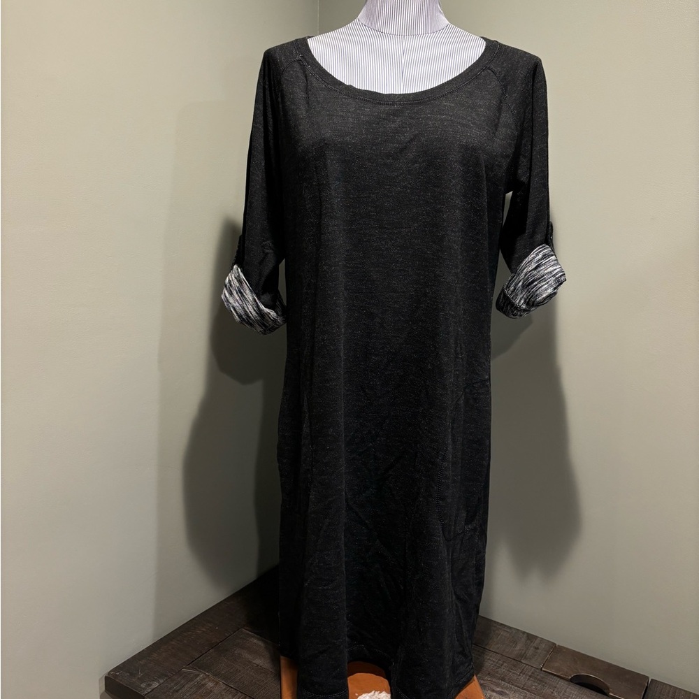 Max Studio (Weekend) Ladies Dress.  Black and Gray.  Size Large.